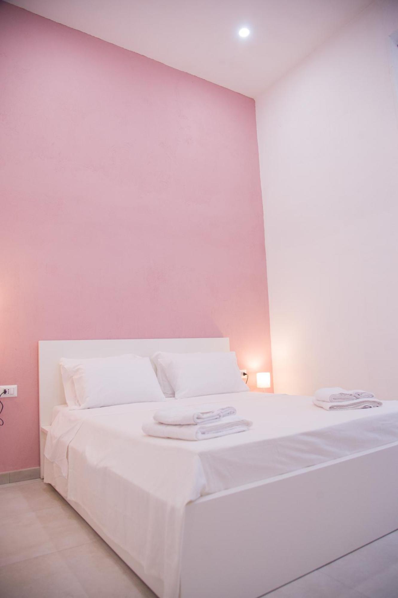 Golfo Di Napoli, Metro-taxi Apartment
