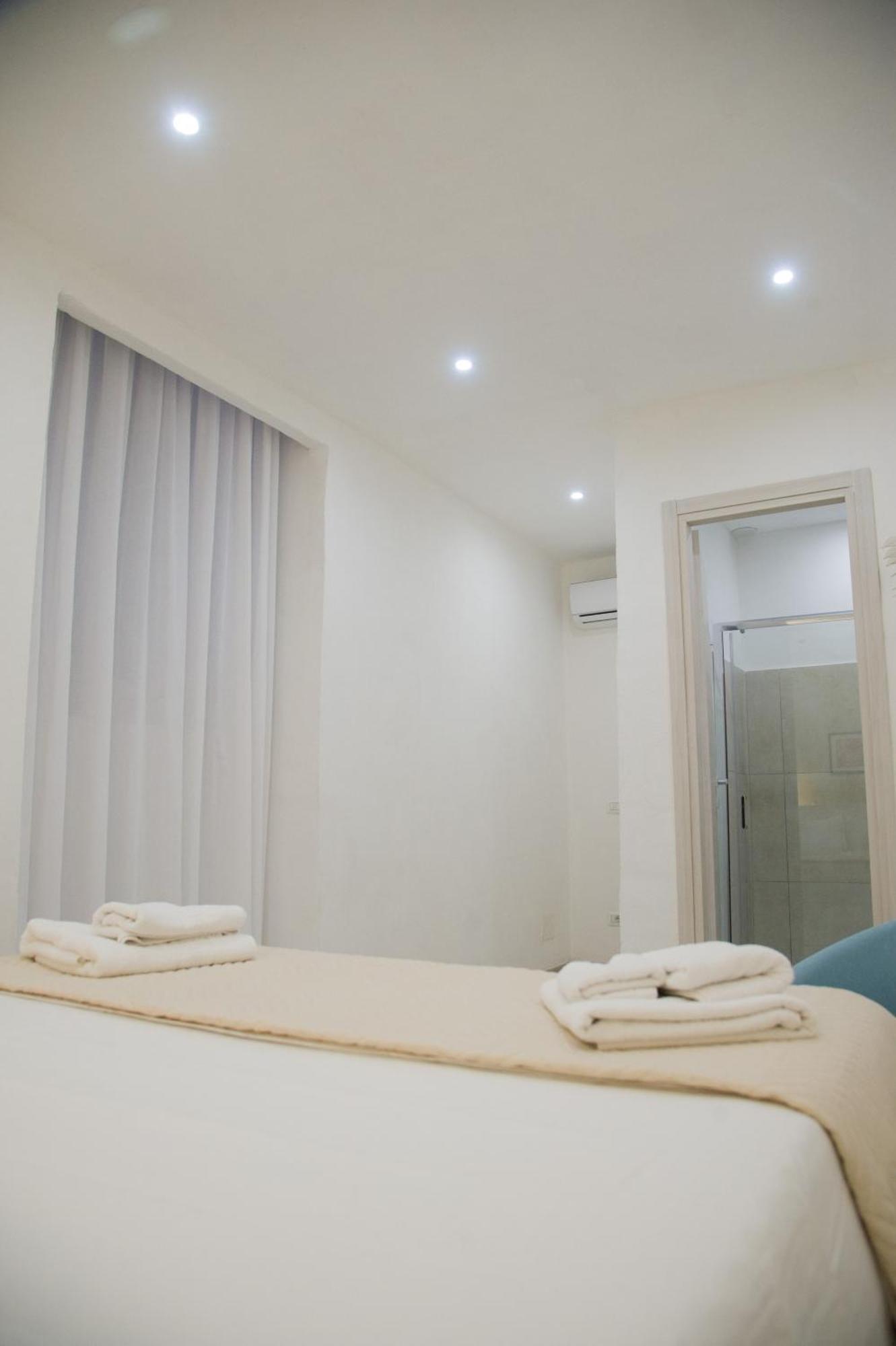 Golfo Di Napoli, Metro-taxi Apartment Naples